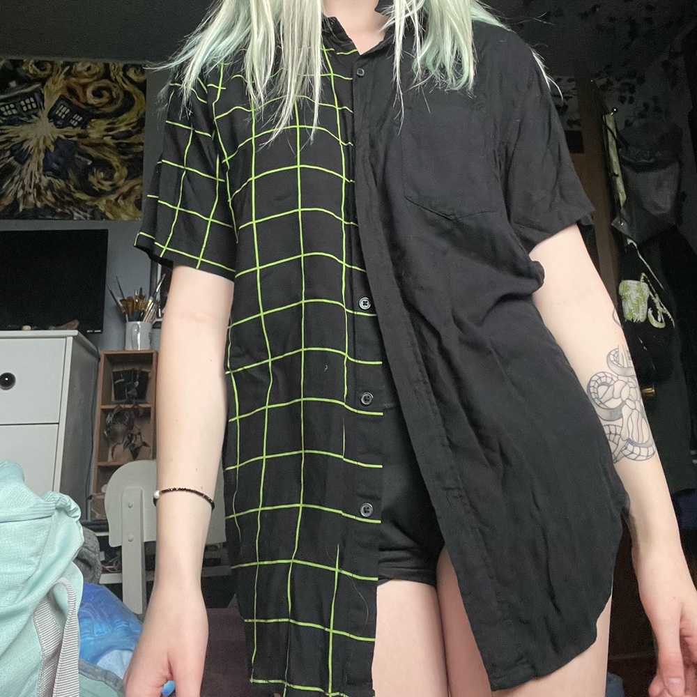 Hot Topic Black and Green Color Block Button Down